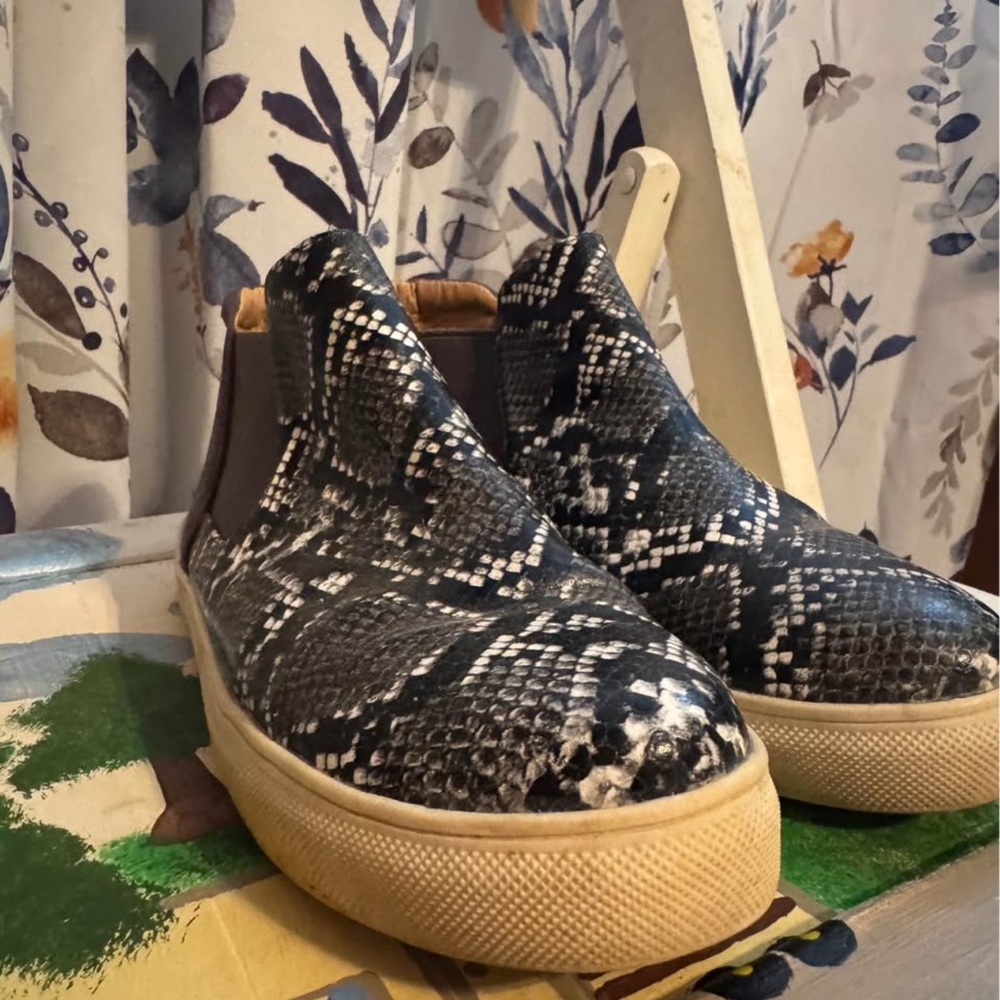 SoHo Snakeskin Look Slip-On Sneakers
